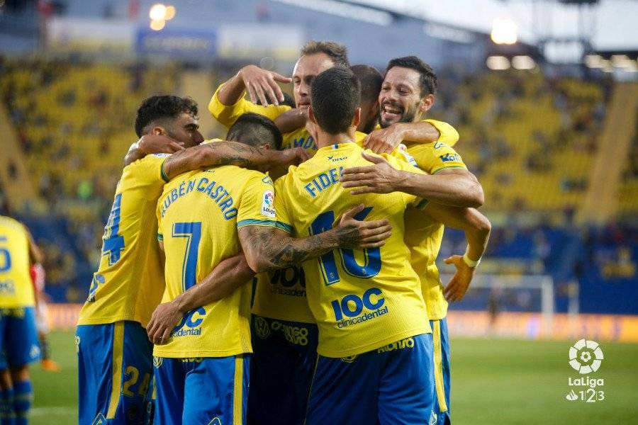 Las Palmas Stuns Valencia with Last-Minute Victory in Thrilling La Liga Clash