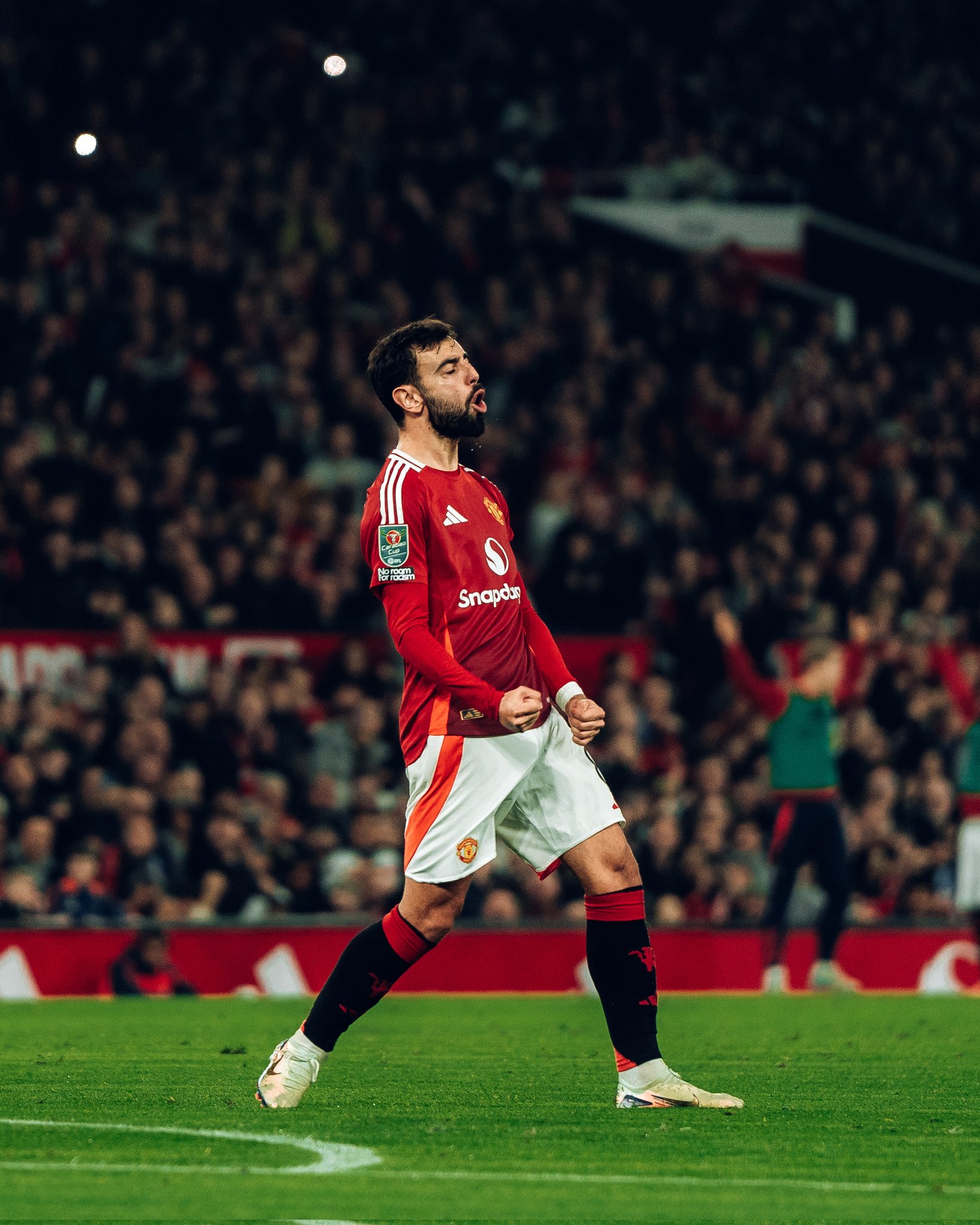 Manchester United Dominates Leicester City 5-2 in EFL Cup Thriller at Old Trafford