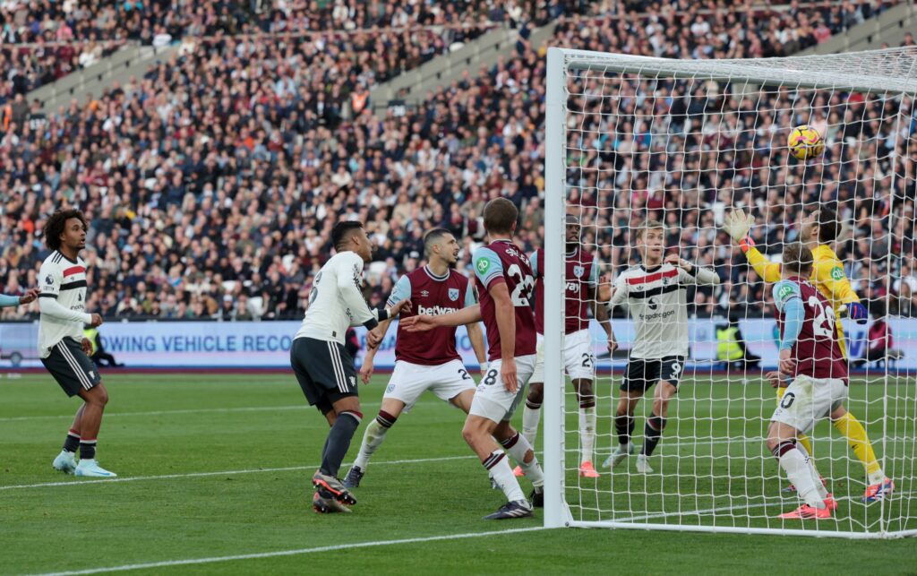 West Ham Edges Out Manchester United 2-1